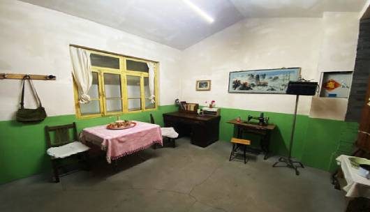 那边住着一个人