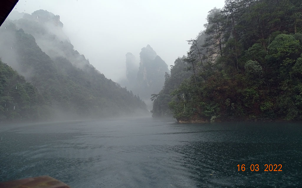烟雨张家界,梦幻宝峰湖