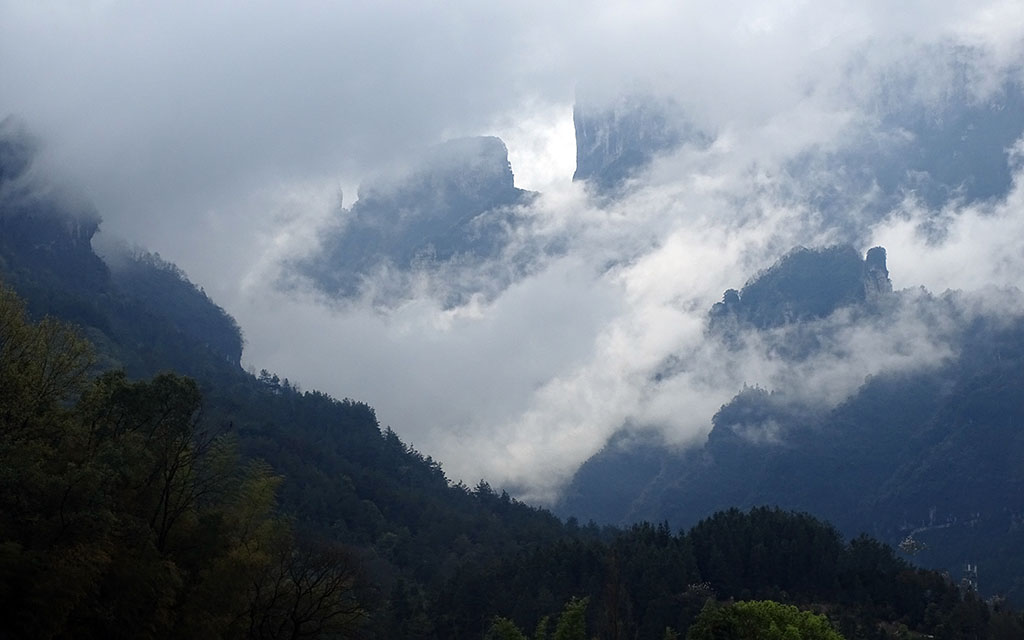 飞越天门山